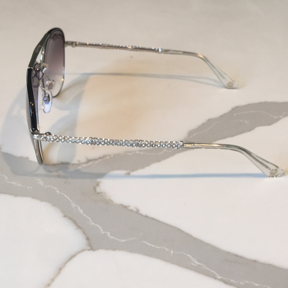 Gucci sunglasses 😎 - Picture 8 of 8